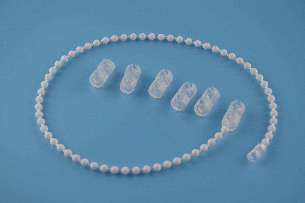 thumbnail interactive-video image 1 of NCMORIN Clear Plastic Chain Connector For RollEase #10 Or #6 Beaded Chain – 5 Sets 1 of 2
